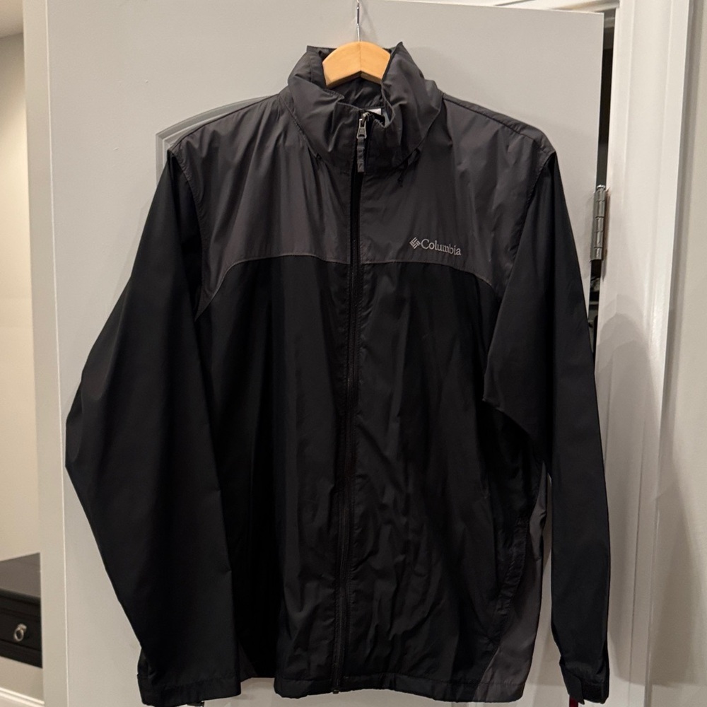 Columbia Men's Dark Gray Windbreaker Jacket